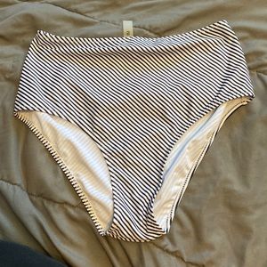 4/$20🎉 High waisted striped swim bottom
